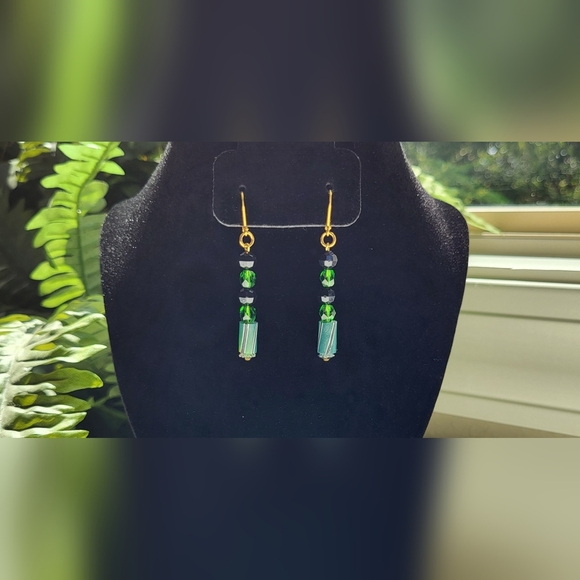 ARTISAN Black and Green Beaded Statement Dangle Earrings / Pierced - Picture 3 of 5